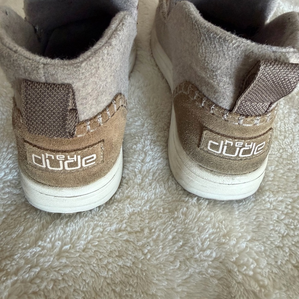 Hey Dude Patterned Slippers - Cream and Brown - Picture 2 of 5